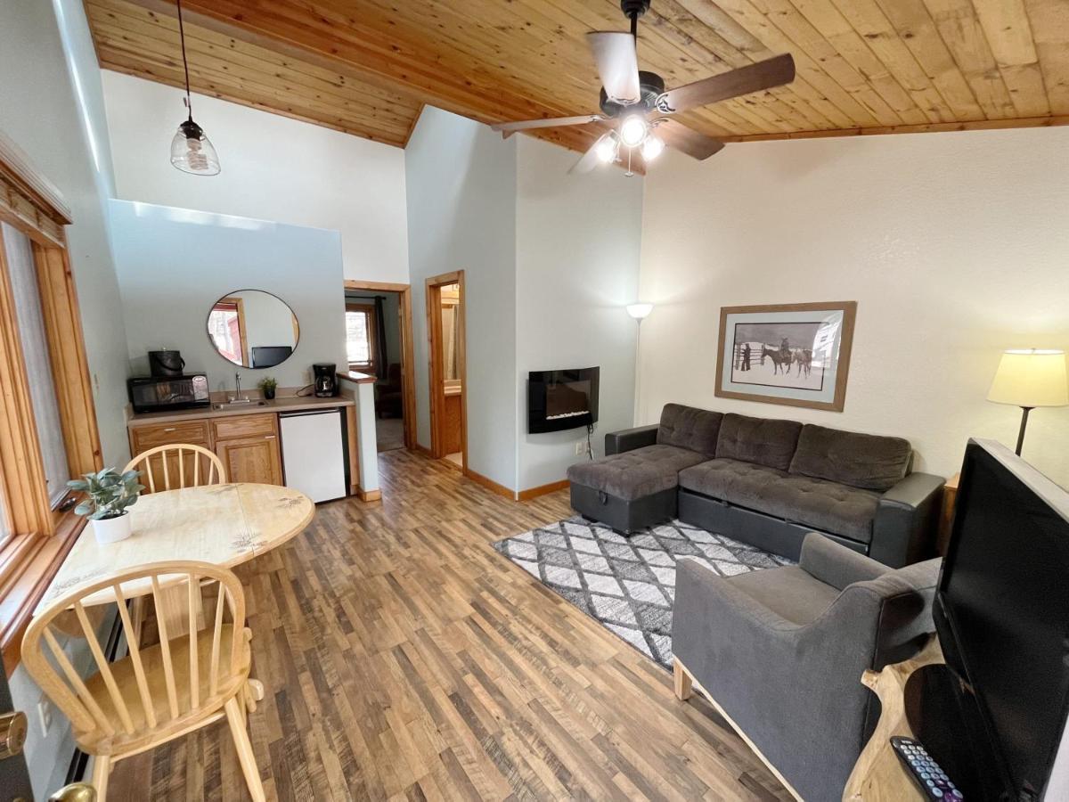وودلاند بارك Cabin A Suite Bed And Breakfast المظهر الخارجي الصورة