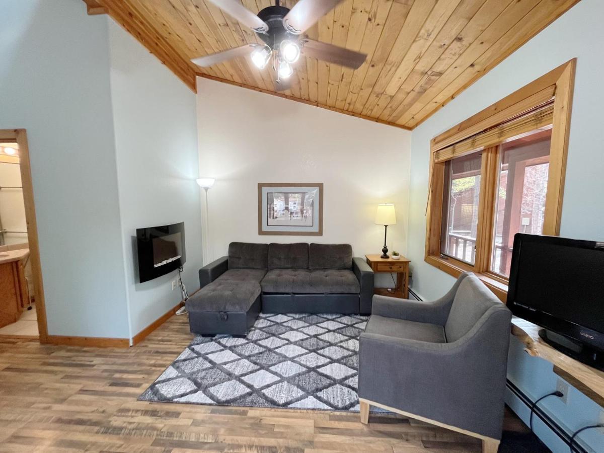 وودلاند بارك Cabin A Suite Bed And Breakfast المظهر الخارجي الصورة